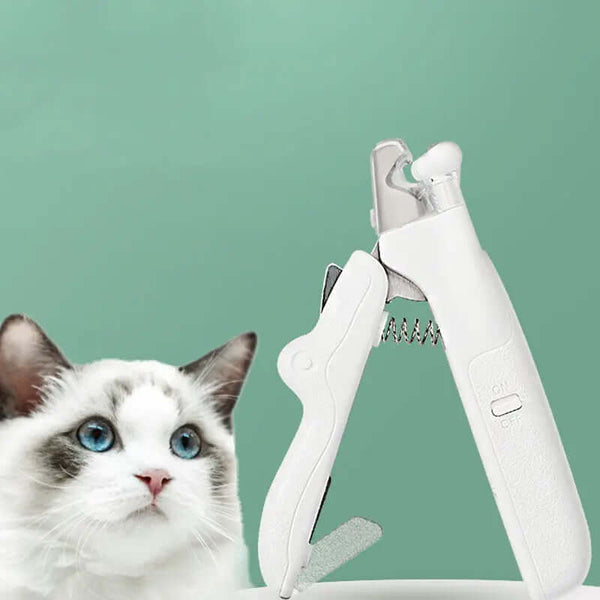 SafeGlow nail clippers for pets green color product shot white background